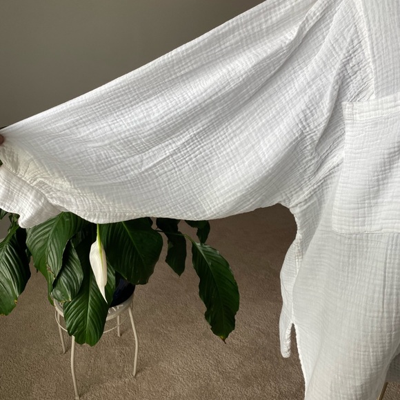 Top shop women’s ivory button down. - Picture 3 of 3